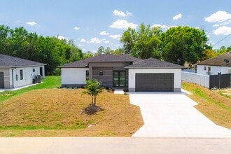 Building Photo - 3203 18th St W