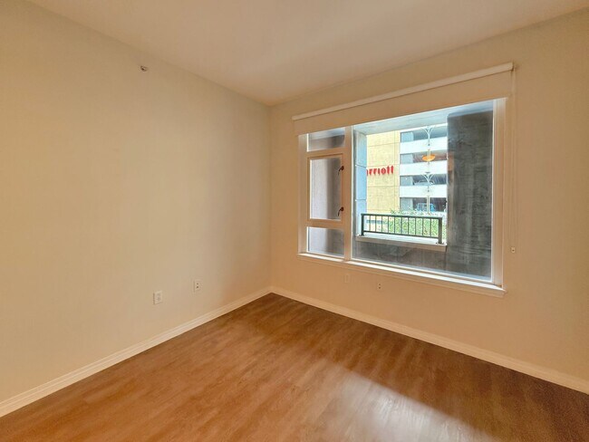 Building Photo - Newly Remodeled 2B/2BA condo w/ Reserved P...