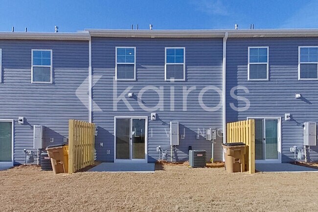 Building Photo - 2097 Banyan Cir