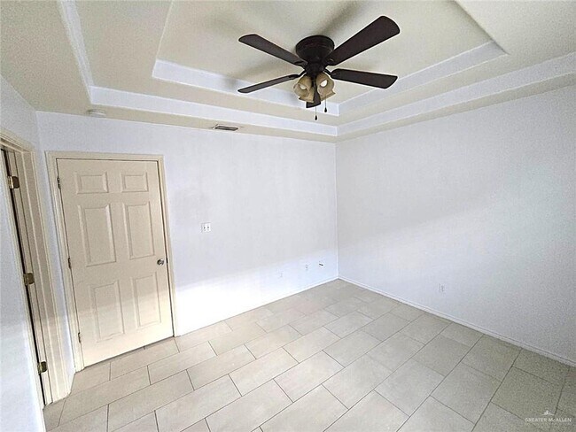 Building Photo - 17 West Dr