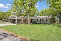 Building Photo - 470 W Marshall Dr
