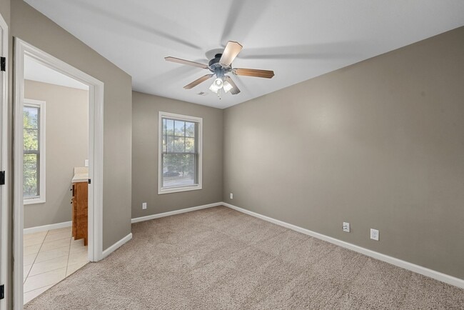 Building Photo - Pet Friendly Two Bedroom!