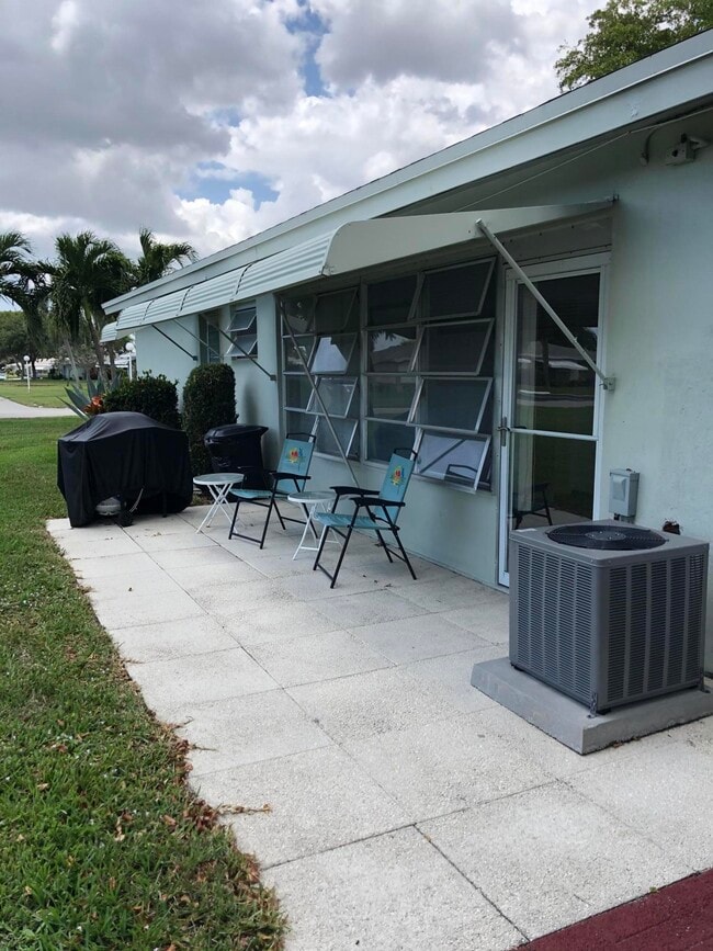 Building Photo - 405 High Point Blvd N