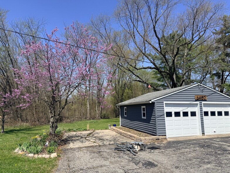 Building Photo - 6480 E County Road 700 N