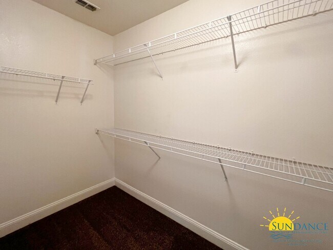 Building Photo - 3 bedroom Eagles Landing townhouse with co...