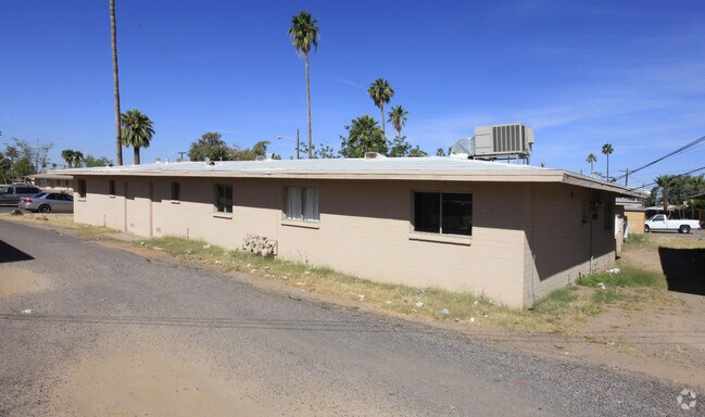 Primary Photo - 4838 E Willetta St