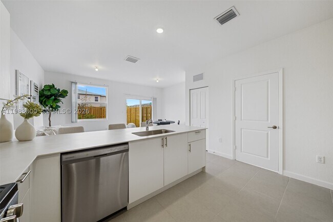 Building Photo - 33762 SW 194th Ct
