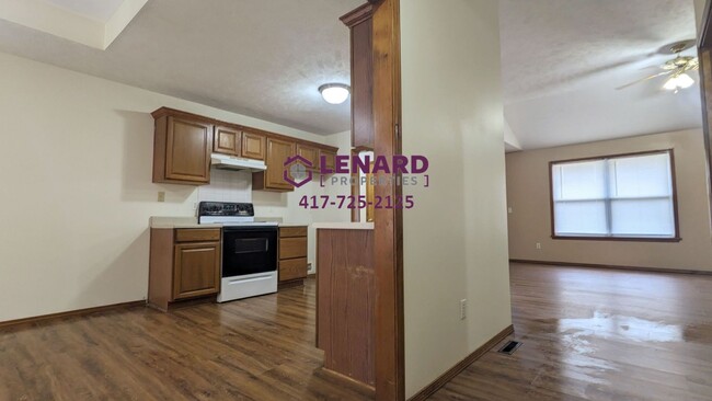 Building Photo - Spacious 3 Bedroom Home!