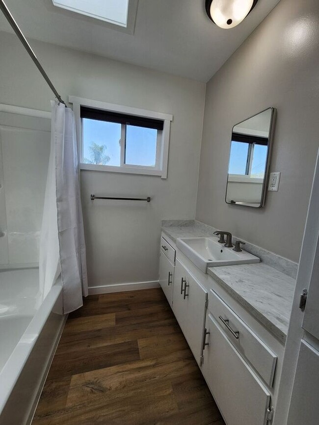 Building Photo - ** Stunning Dream 3 BD / 2 BA HOME w/ Doub...