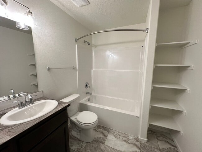 Building Photo - Brand New Post Falls Duplex