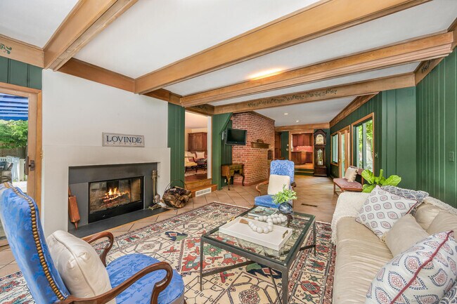 Building Photo - 20 Seagate Rd