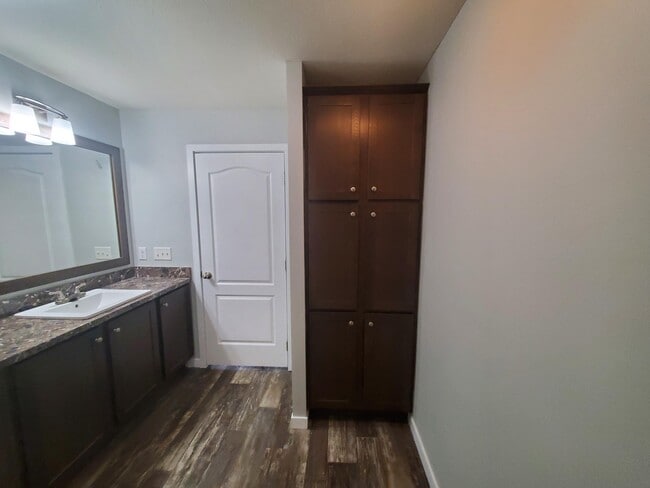 Building Photo - 13 Parakeet Hill Dr