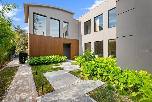 Building Photo - 1742 Temple Dr