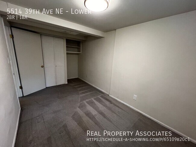 Building Photo - 5514 39th Ave NE