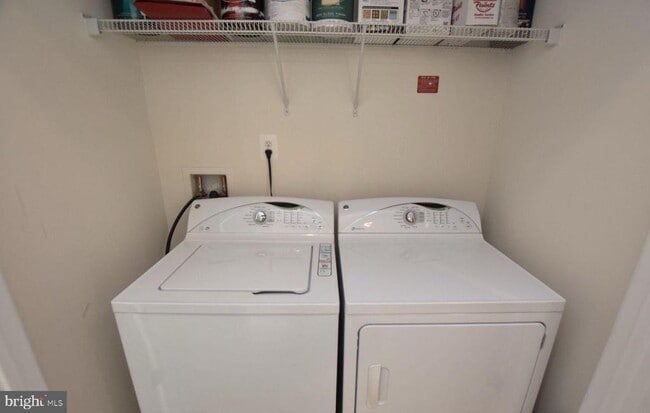 Building Photo - 42287 San Juan Terrace