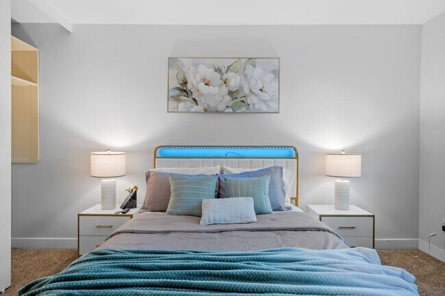 Building Photo - 9737 Benavente Pl