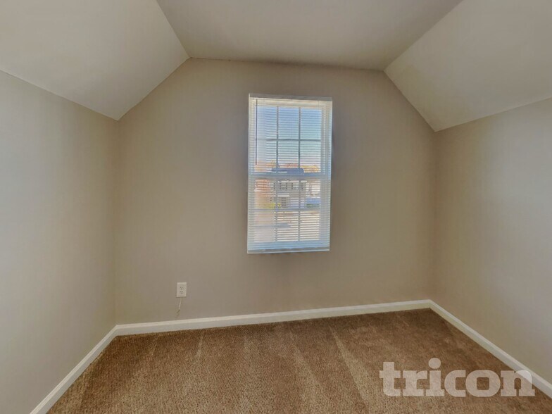 Building Photo - 1934 Chapel Brook Way