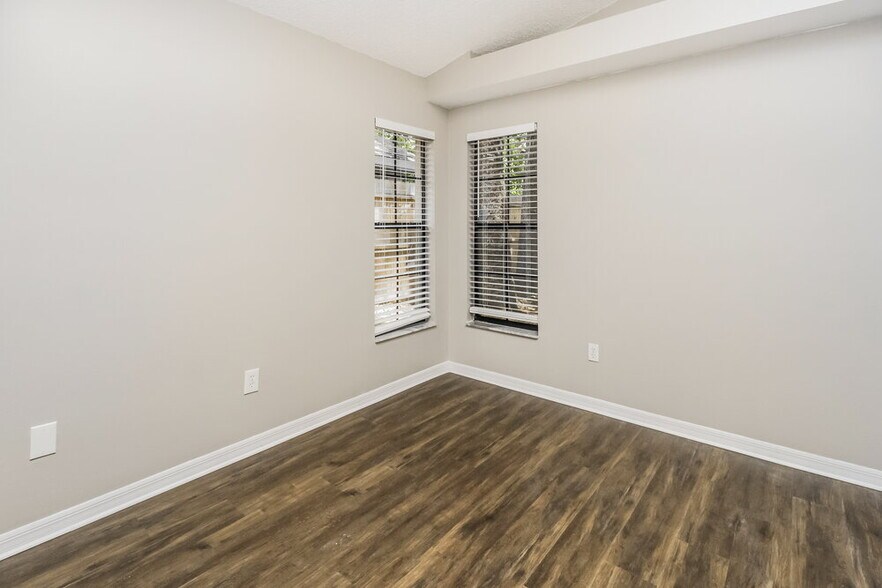 Building Photo - 1045 Piedmont Oaks Dr