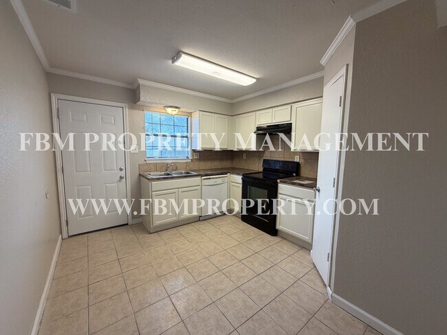 Building Photo - 1139 Valley View Dr