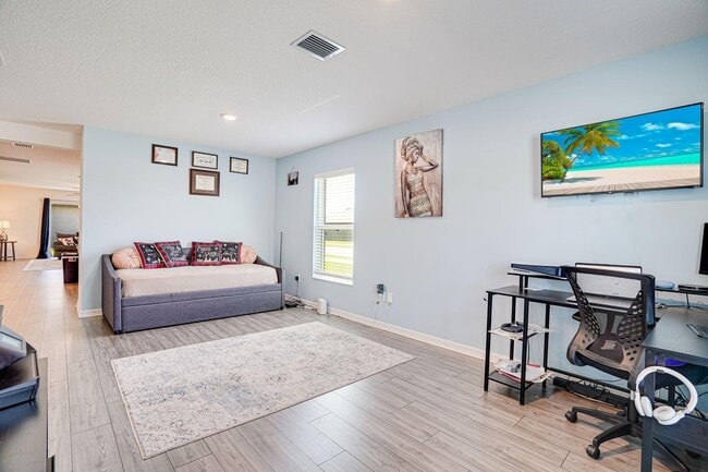 Building Photo - 5361 Imagination Dr