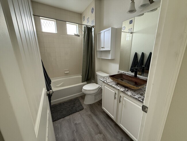 Building Photo - 4910 Cathay Ct