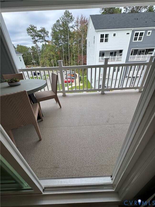 Building Photo - 8029 Lake Laurel Ln