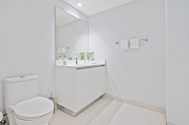 Building Photo - 1116 N Ocean Blvd