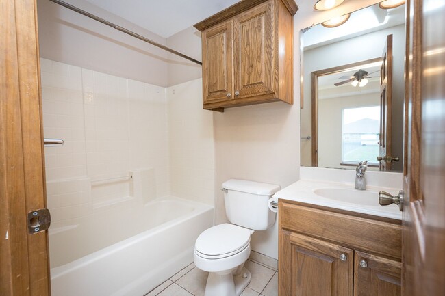 Building Photo - 12422/12424 CR 499