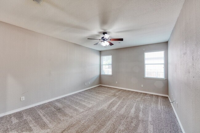 Building Photo - 2617 Bissonet Dr