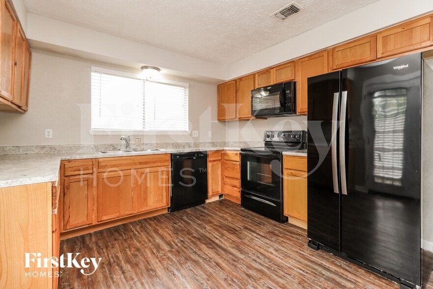 Building Photo - 23203 Tree Bright Ln