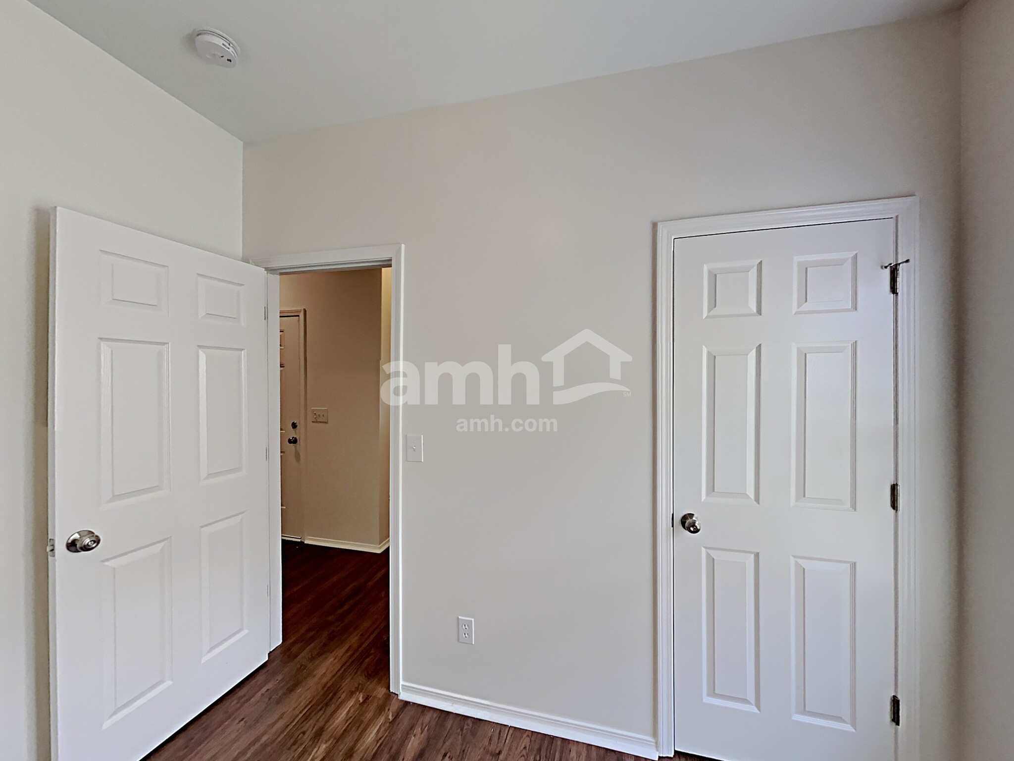 Building Photo - 5411 Fenway Dr