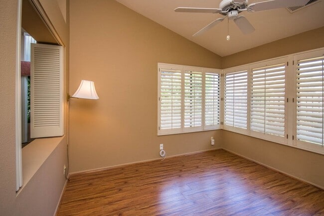Building Photo - Beautiful Single Level Home with Great Nat...