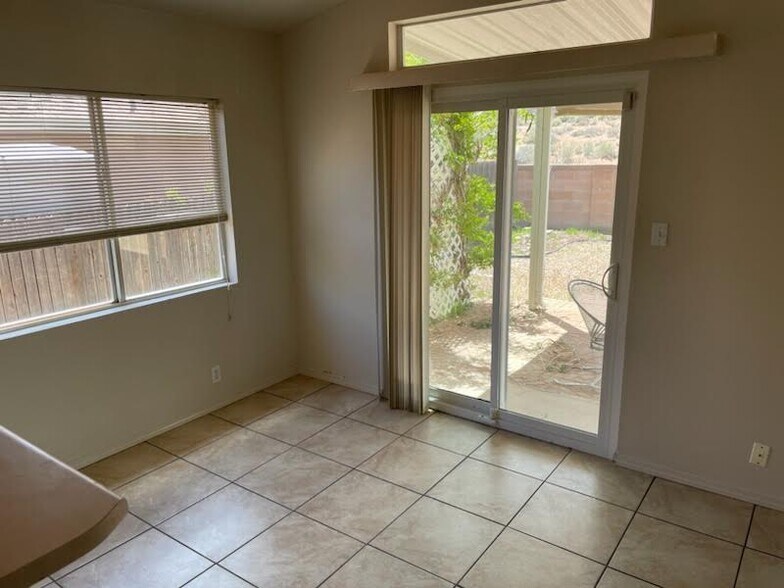 Building Photo - 6936 Skylar Dr NE