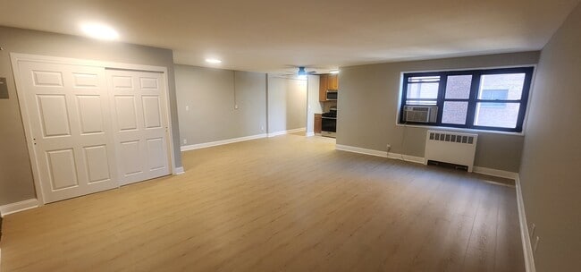 Building Photo - 208 Anderson St