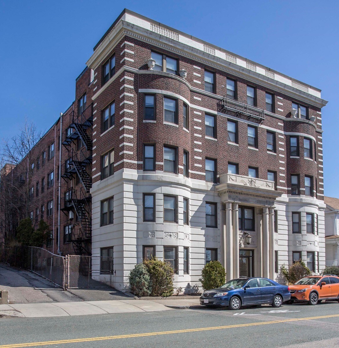 Building Photo - 123 Highland Ave