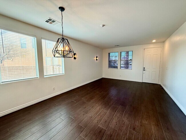 Building Photo - COMING SOON 5/BD 3/BA Home W/ Expansive Yard, Solar Panels, and No Rear Neighbors!