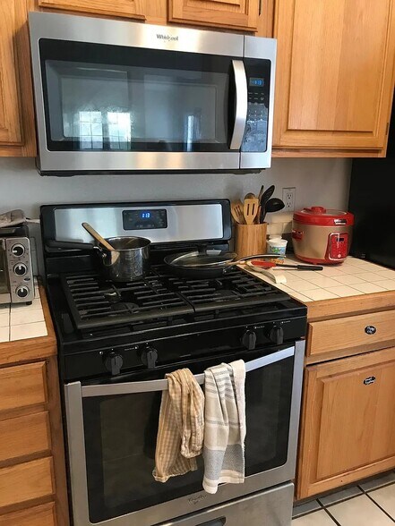 Building Photo - 8020 Brittany Ave NE