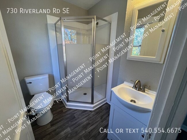 Building Photo - 730 Riverland Rd SE