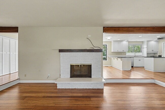 Building Photo - 4 bed, 2 bath single-level home in quiet West Salem neighborhood!