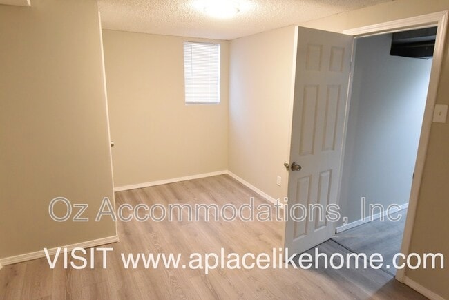 Building Photo - 1109 S Appleton Ave