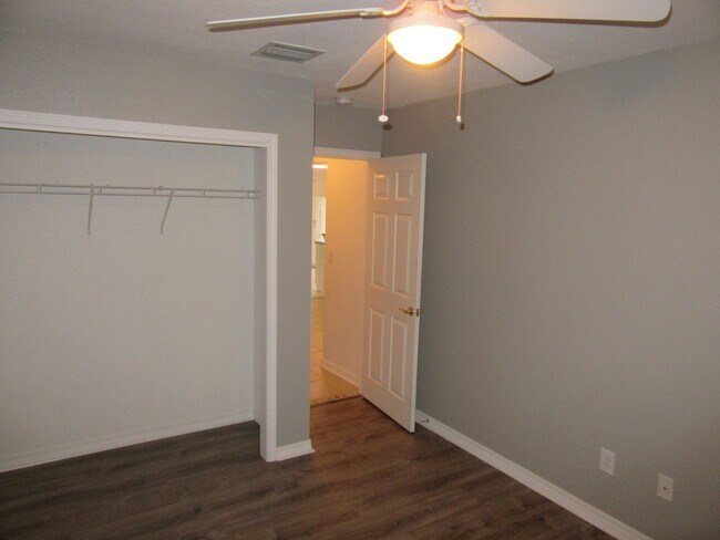 Building Photo - 3115 Meadow St