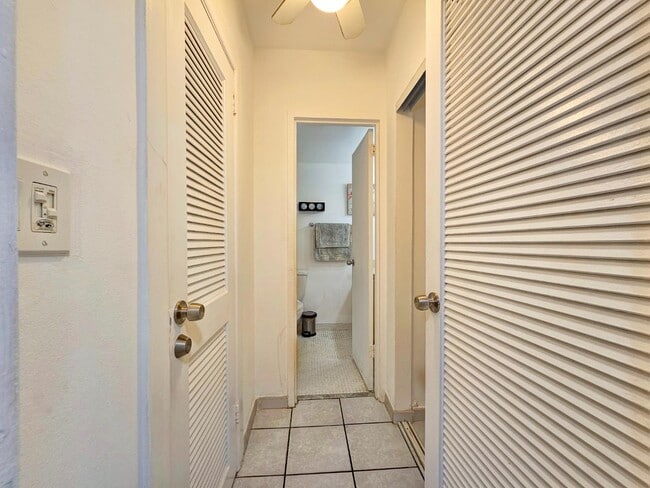 Building Photo - 2899 Collins Ave