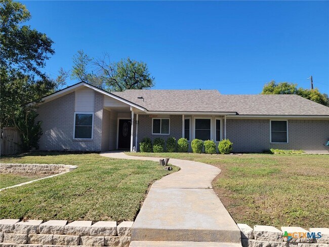 Primary Photo - 1102 End O Trail