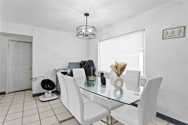 Building Photo - 487 89th Ave N