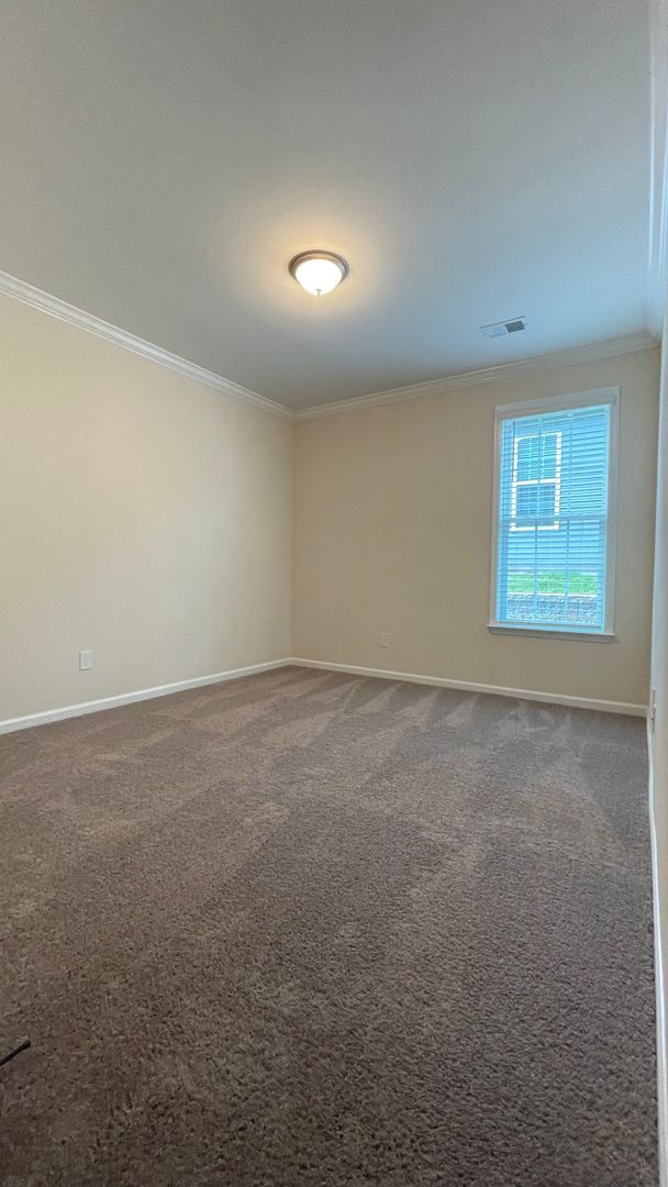 Building Photo - Beautiful home featuring 4 Bedrooms, 3 Full Baths, Flex Space/Office located in the highly sought...