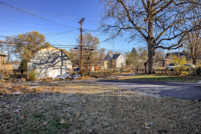 Building Photo - 3724 Grand Ave
