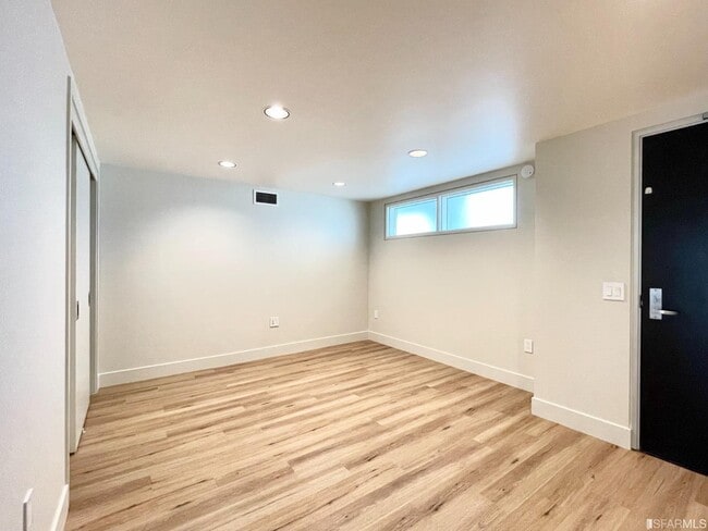 Building Photo - 200 Brannan St
