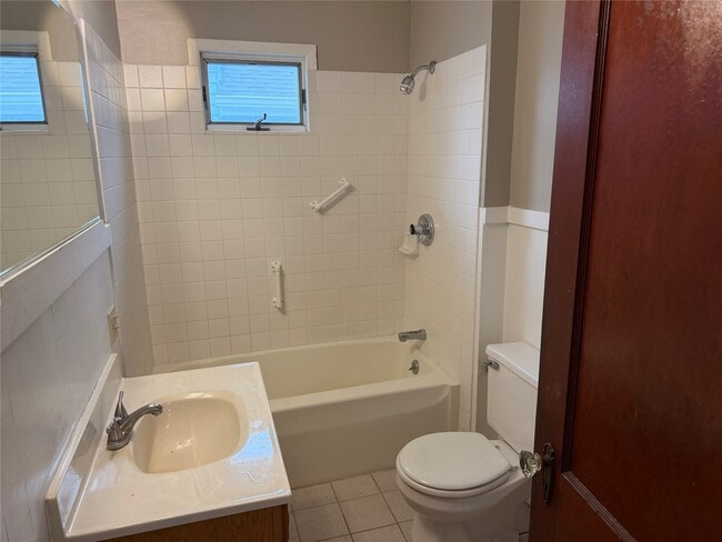 Building Photo - 4250 Harding Dr