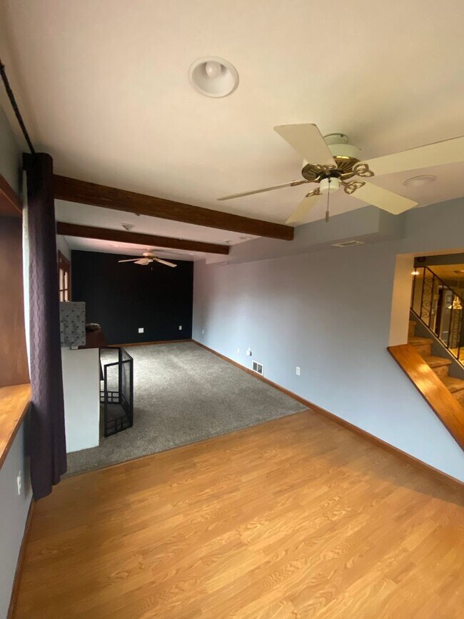 Building Photo - 233 S State Rd