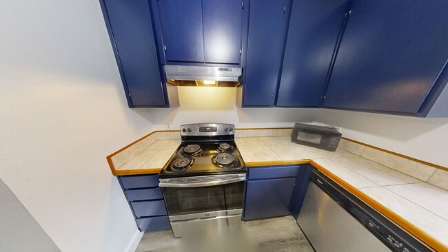 Building Photo - For Rent: Spacious 3BR/2.5BA Condo